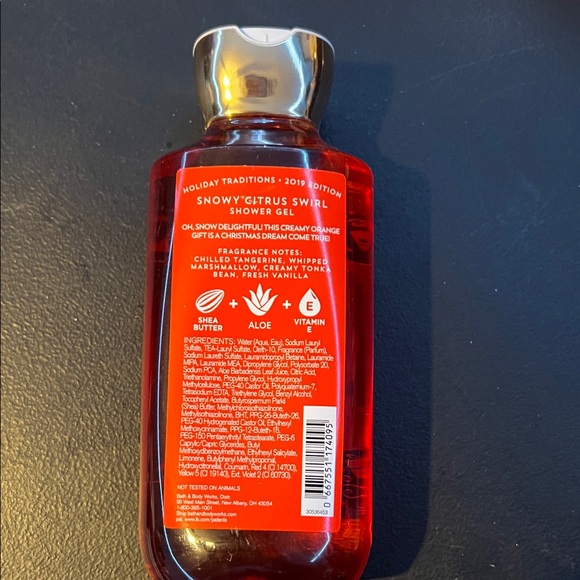 Bath & Body Works Snowy Citrus Swirl Shower Gel - Red and Silver - Picture 3 of 4